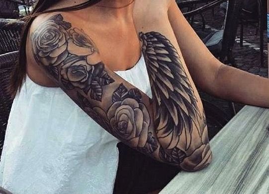 Tatuajes de alas para mujeres 23