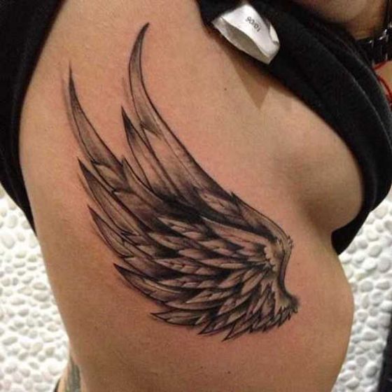 Tatuajes de alas para mujeres 13