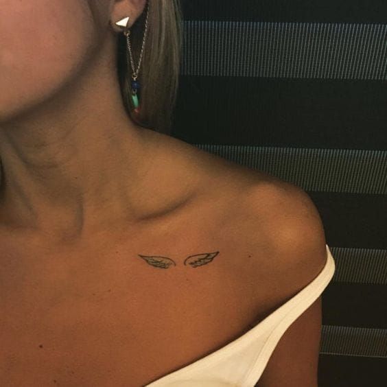 Tatuajes de alas para mujeres 8