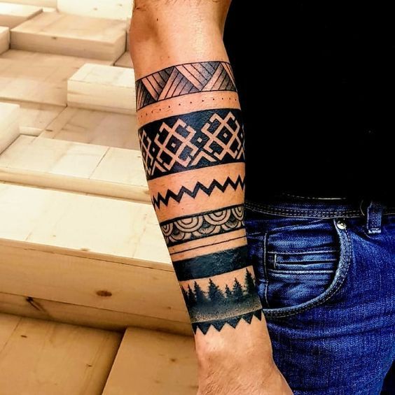 Tatuajes de brazaletes hombre