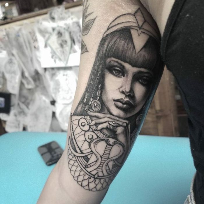Tattoos of brazo mujer 13