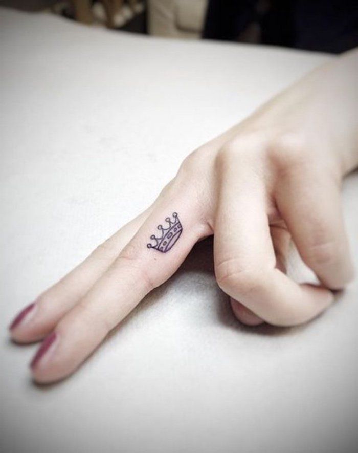 Tattoos of coronas 7
