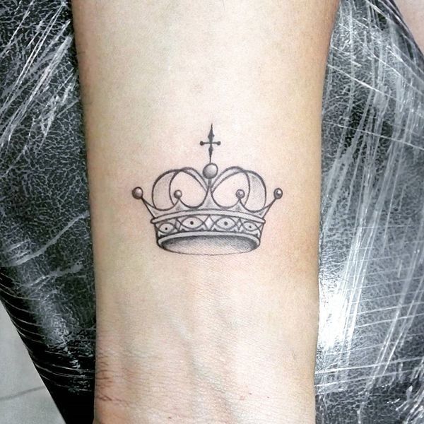 Tattoos of coronas 4