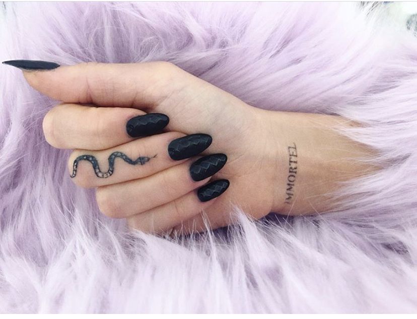 Tatuajes de dove cameron