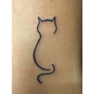 Tatuagens de gatos siluetas 31