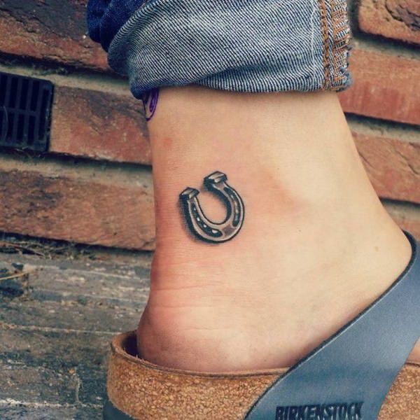 Tatuajes de herraduras 14