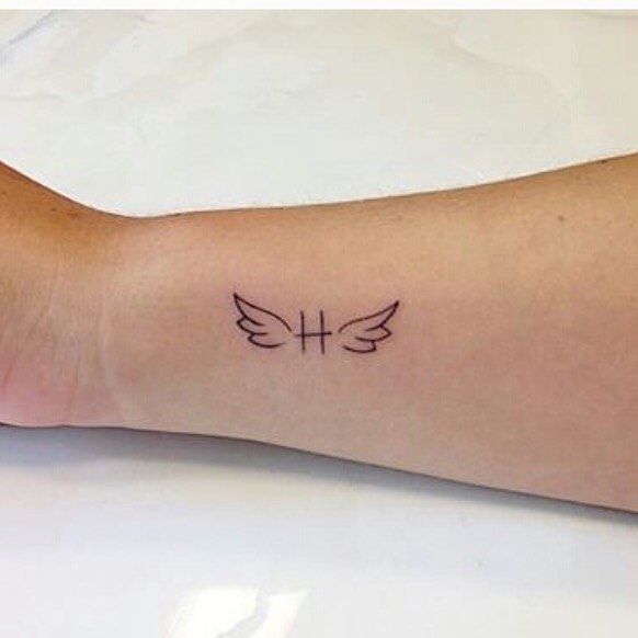 Tatuajes de iniciales 52