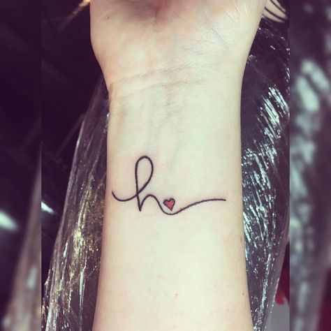 Tatuajes de iniciales 40