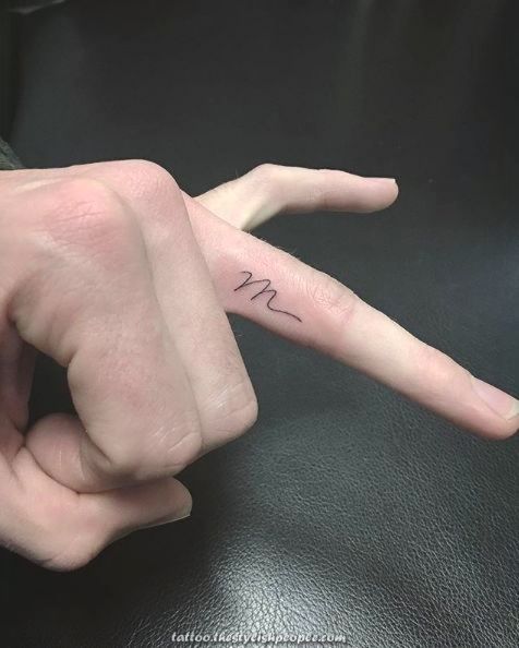 Tatuajes de iniciales 9