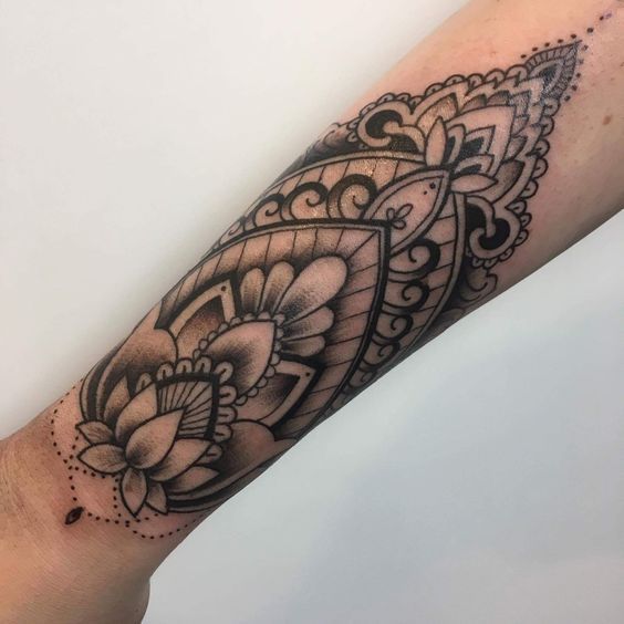 Tattoos of mandalas 10