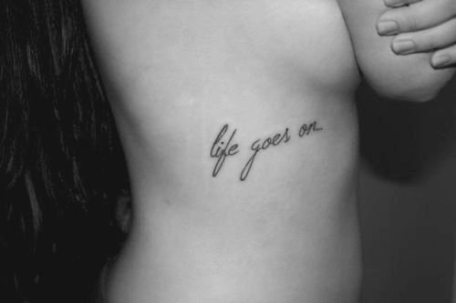 Tatuagens de nombre valentina en arabe 23