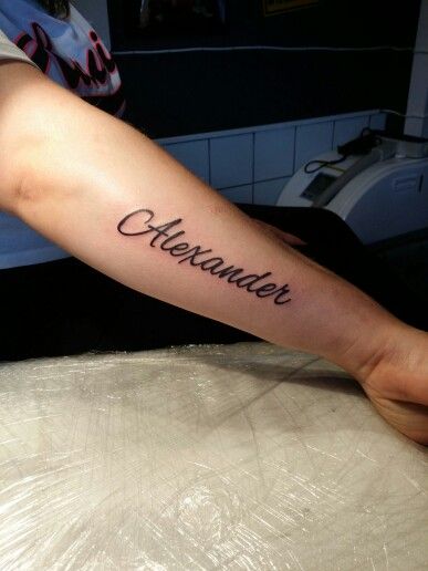 Tatuajes de nombres alexander 35