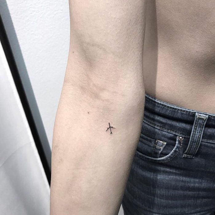 Tatuajes de nombres arriba del codo 14