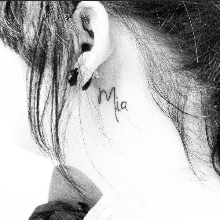 Tatuajes de nombres atras del brazo 4