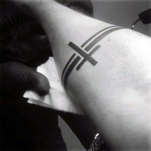 Tatuajes de nombres brazo 30