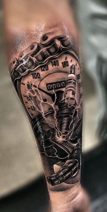 Tatuajes de nombres brazo 33