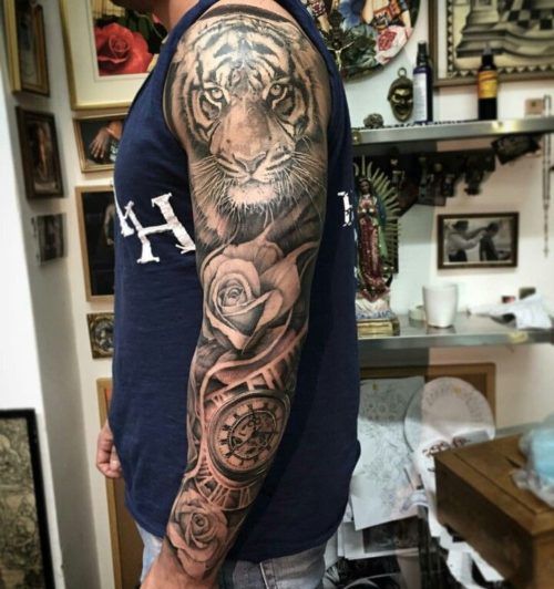 Tatuaggi di nombres brazo completo 14