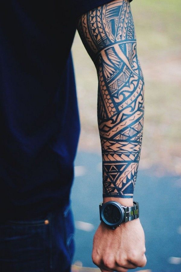 Tatuajes de nombres brazo completo