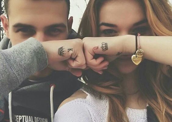 Tatuagens de nombres con adornos 10