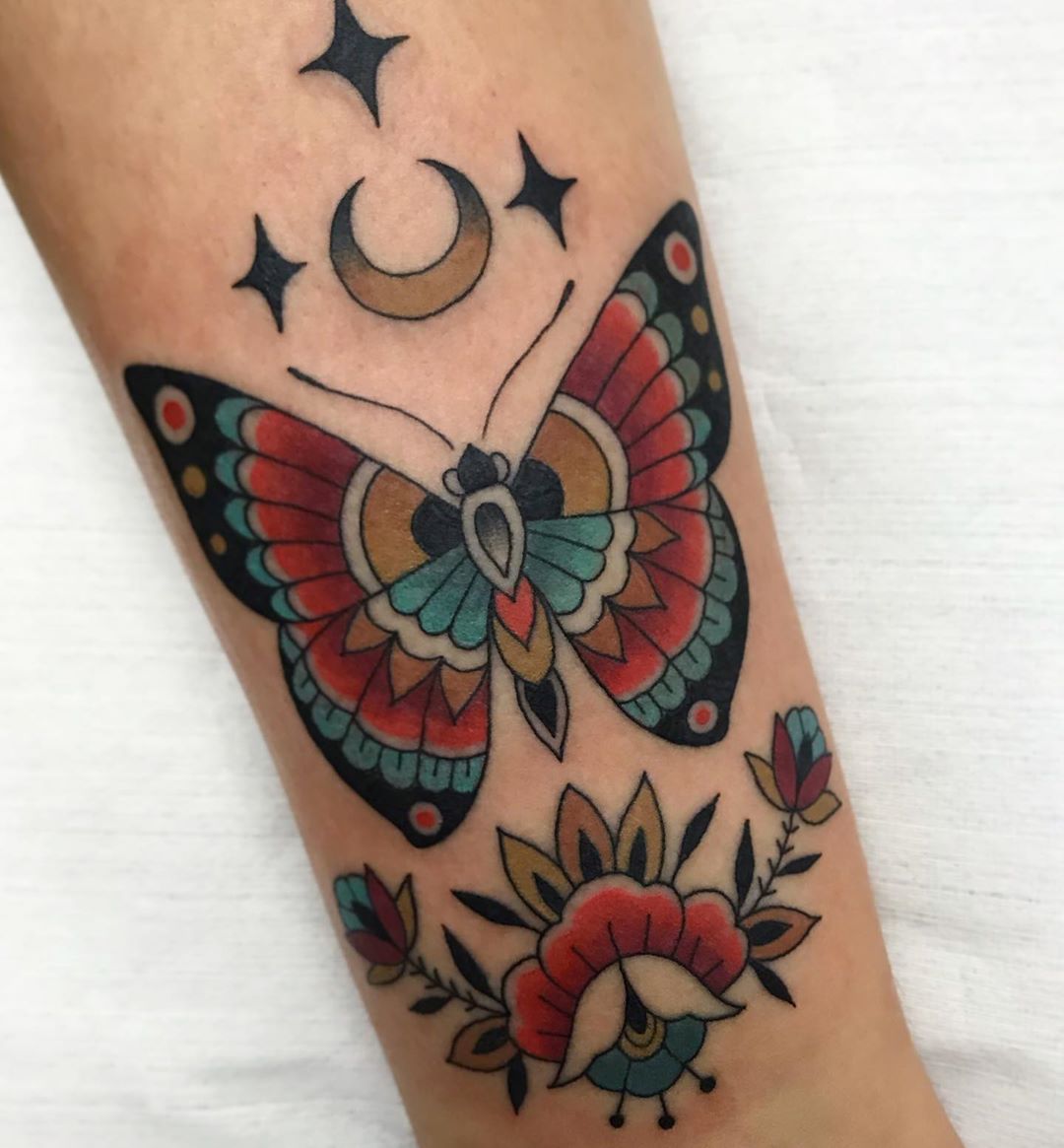 Tatuaggi di nombres con mariposas 8