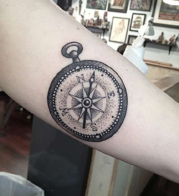 Tatuajes de nombres con plumas 5
