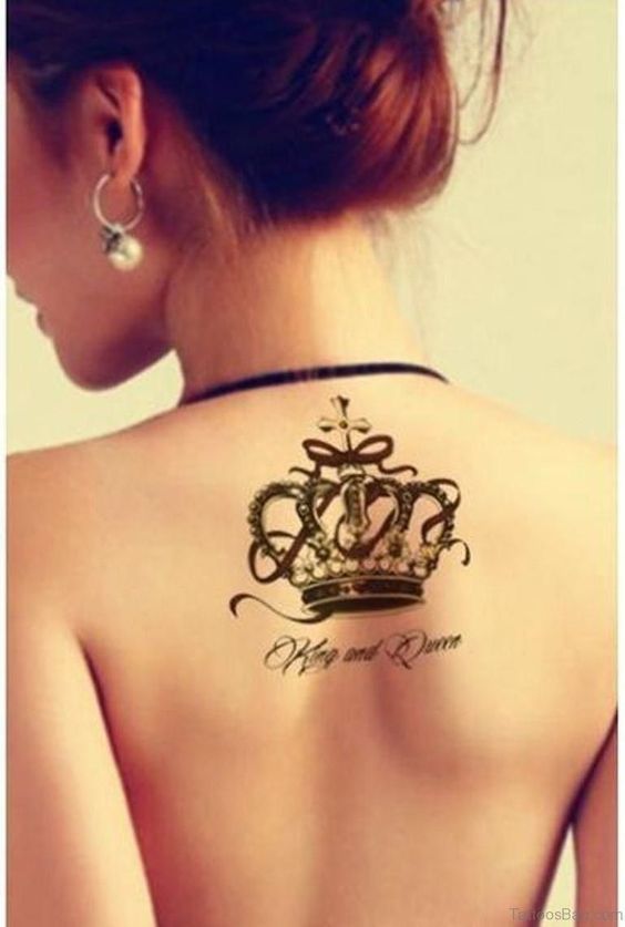 Tatuajes de nombres con una corona 40