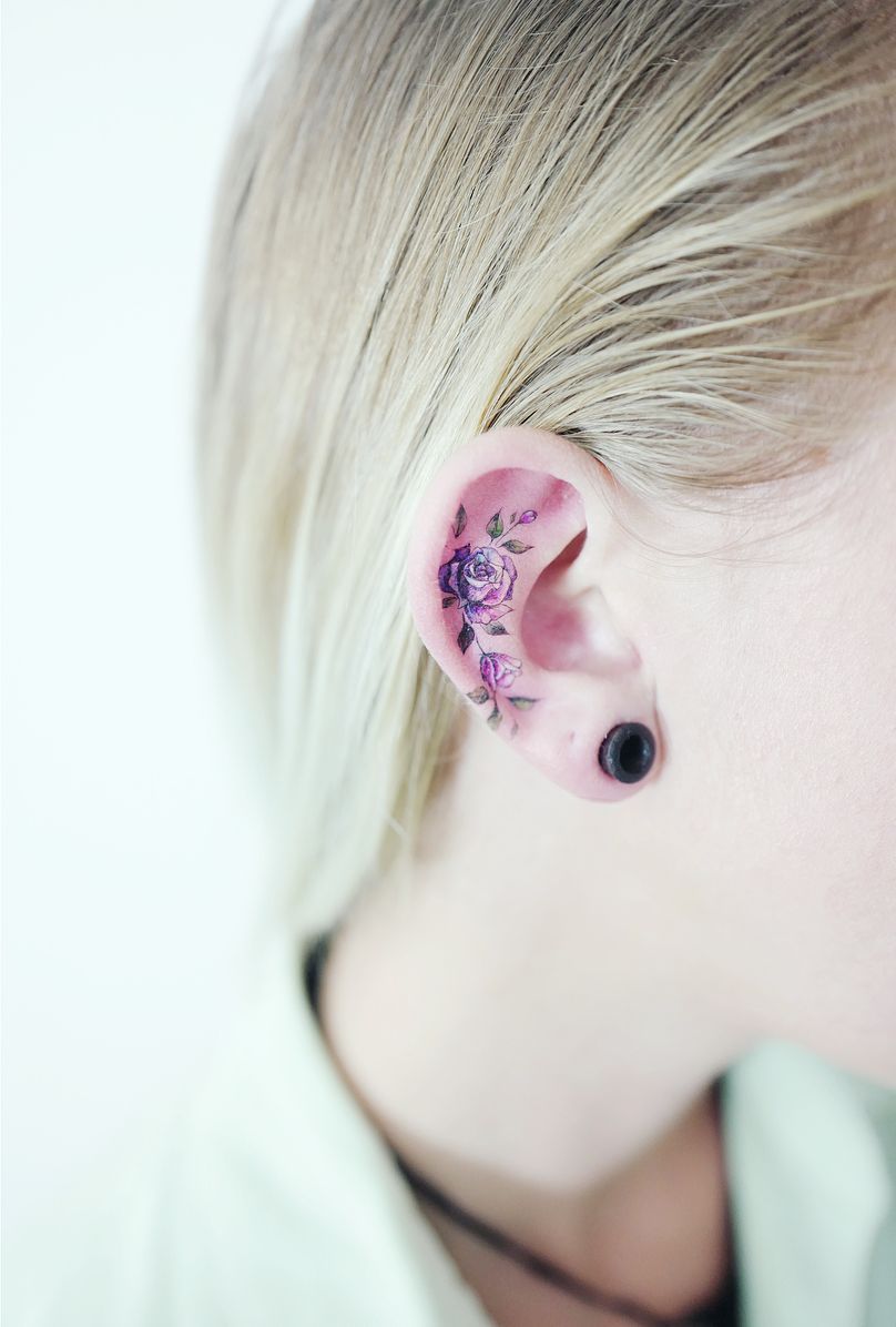 Tatuagens de nombres con una rosa 66