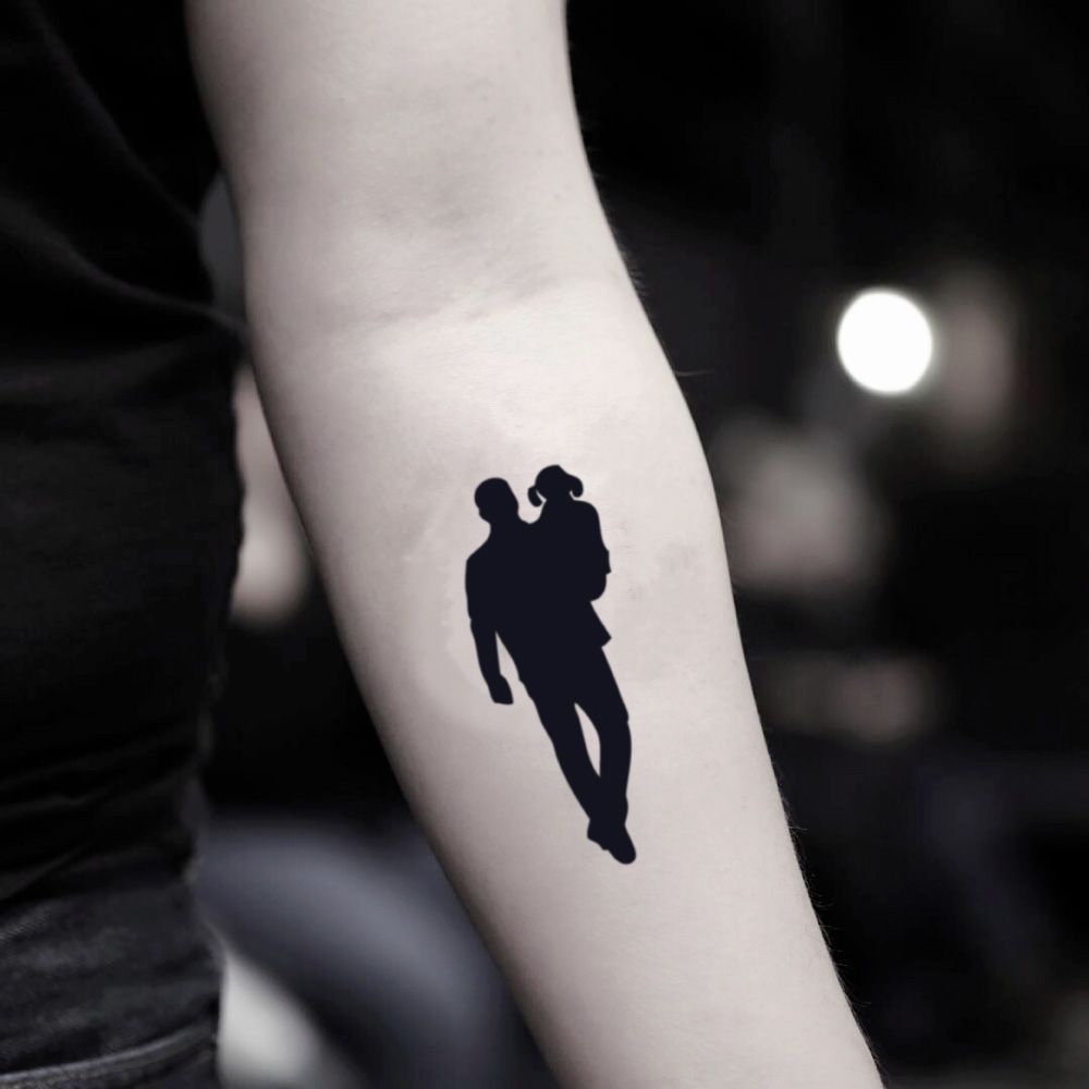 Tatuajes de nombres de hijas para hombres 40
