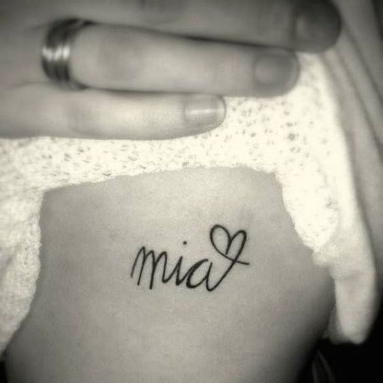 Tatouages de nombres de hijas para mujeres 37