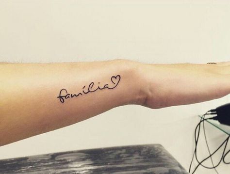 Tatouages de nombres de hijas para mujeres 17