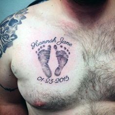 Tatuagens de nombres de hijos en el pecho 15