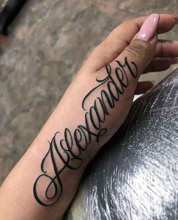 Tatuajes de nombres en antebrazo 14
