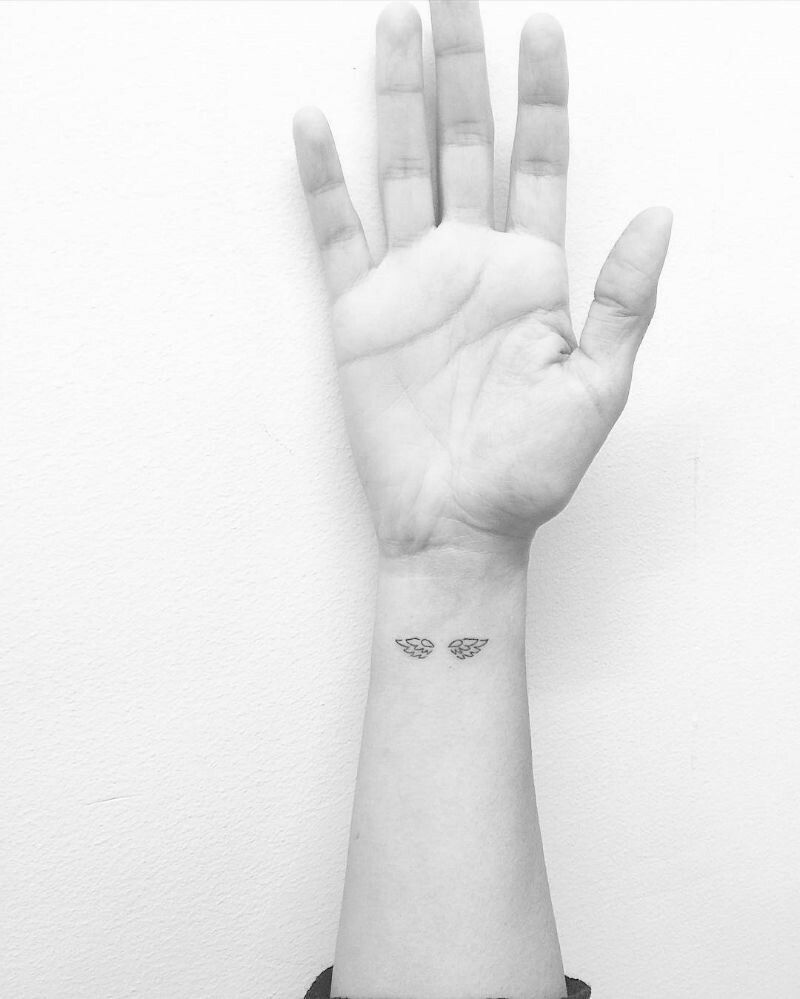 Tatuajes de nombres en el cuello 3