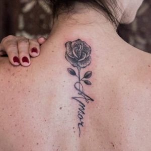 Tattoos of nombres en el hombro 31