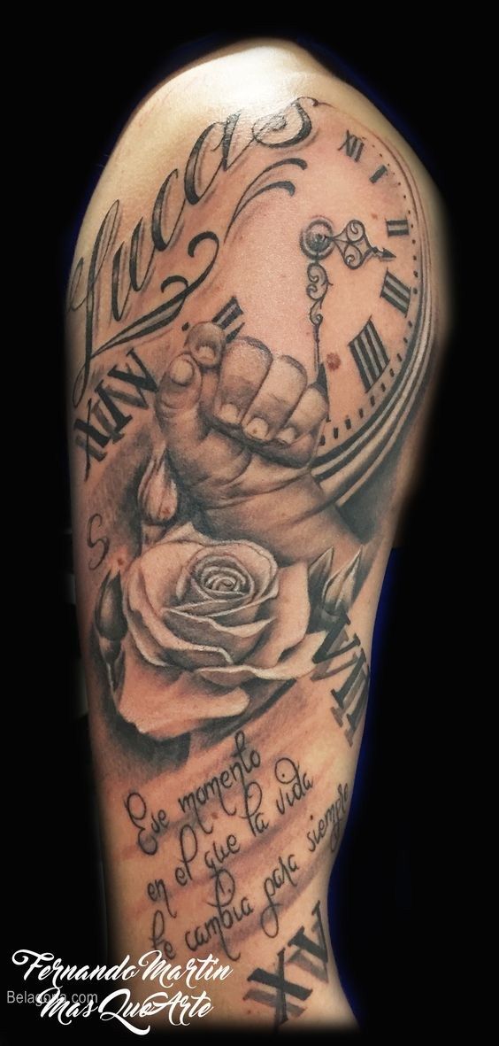 Tattoos of nombres en el hombro 13