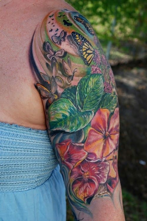 Tattoos of nombres en el hombro 15