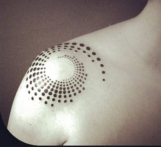 Tattoos of nombres en el hombro 16