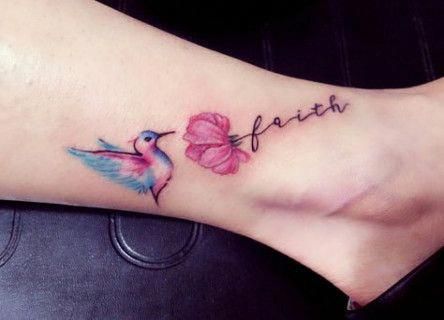 Tattoos of nombres en el hombro 4