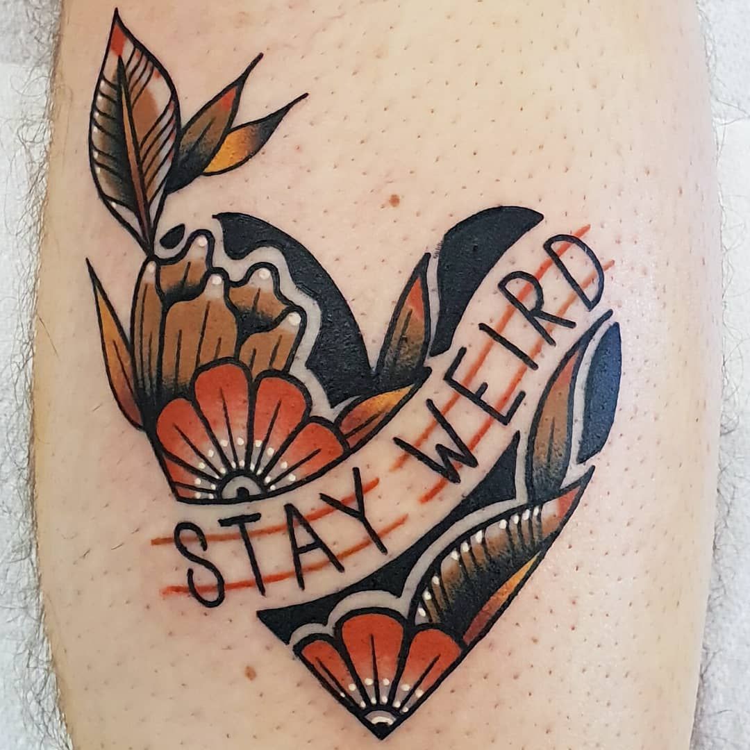 Tattoos of nombres en el muslo 41