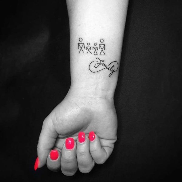 Tatuagens de nombres en el tobillo 16