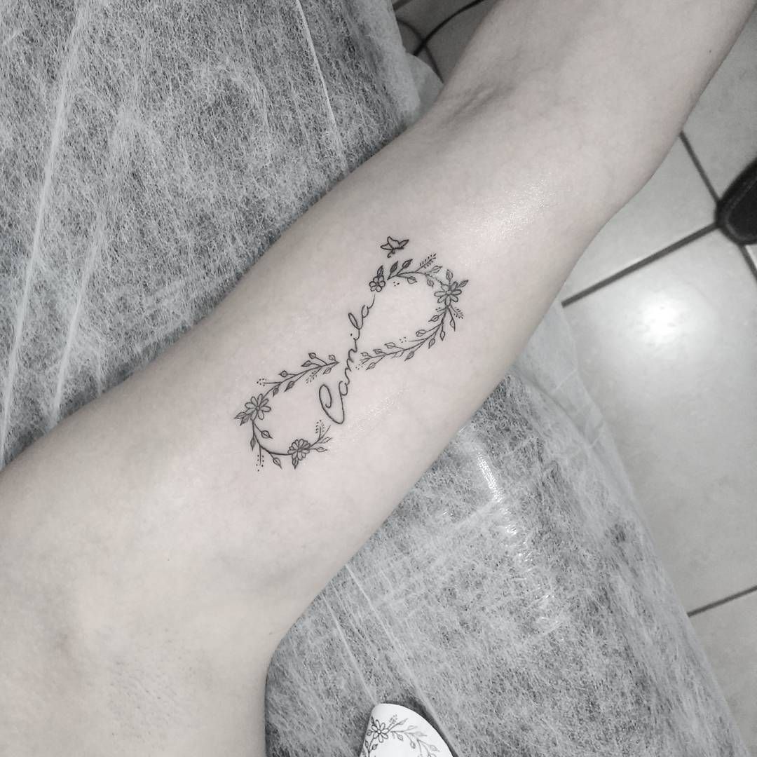 Tatuagens de nombres en el tobillo 9