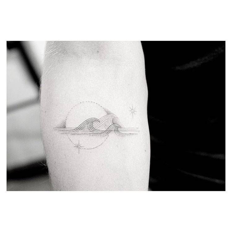 Tatuajes de nombres en la clavicula 27