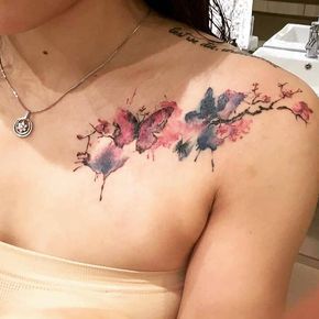 Tatuajes de nombres en la clavicula 5