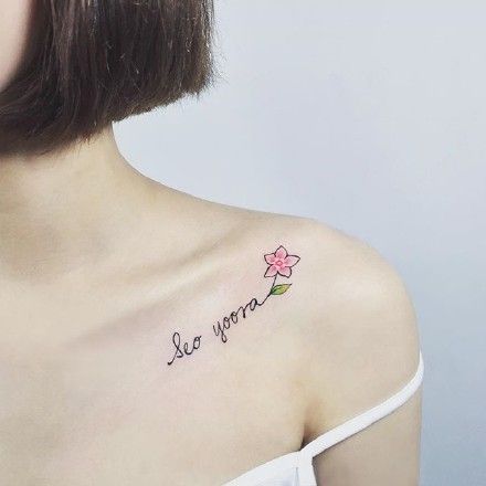 Tatuajes de nombres en la clavicula 15