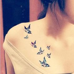 Tatuajes de nombres en la clavicula 20