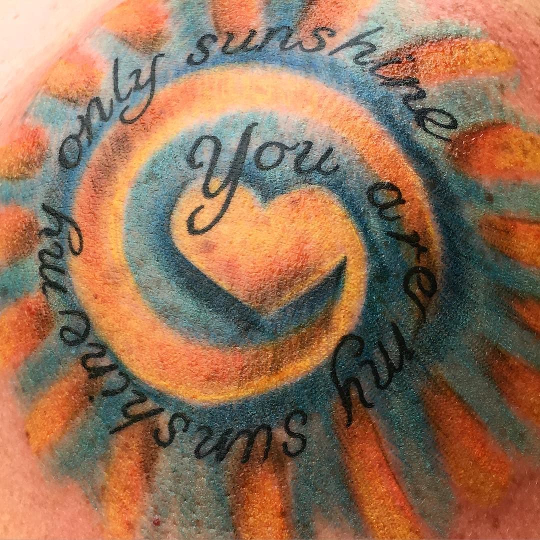 Tatuajes de nombres en la clavicula 32