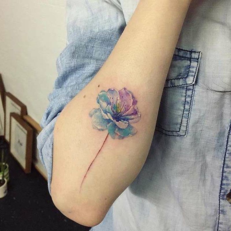 Tatuajes de nombres en la nuca 7