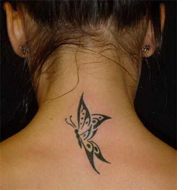 Tatuajes de nombres en la nuca 18