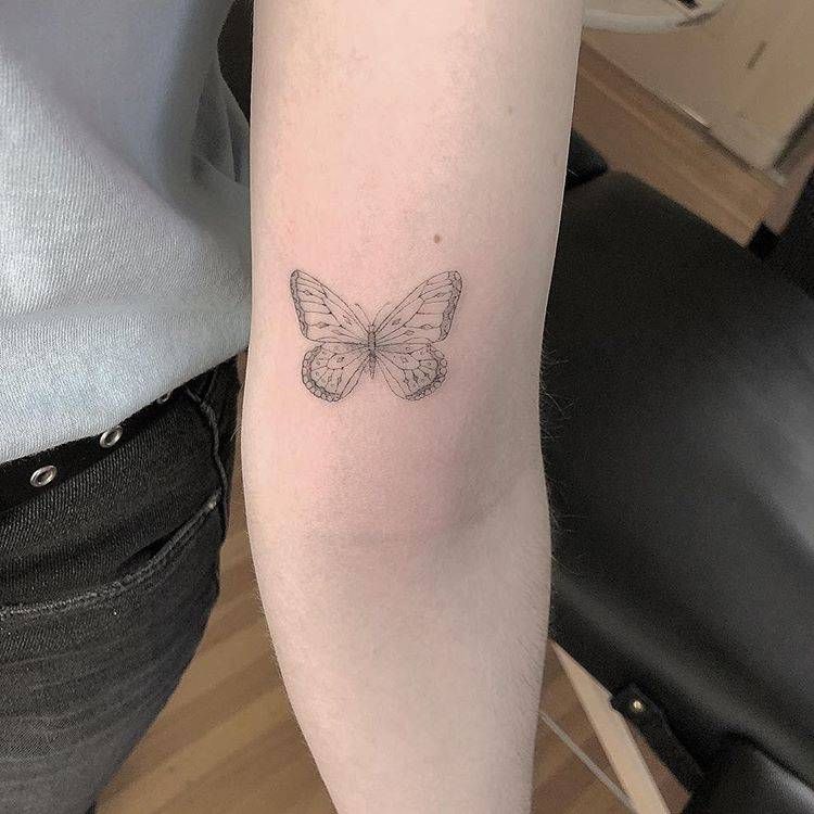 Tatuaggi di nombres en la pierna 33