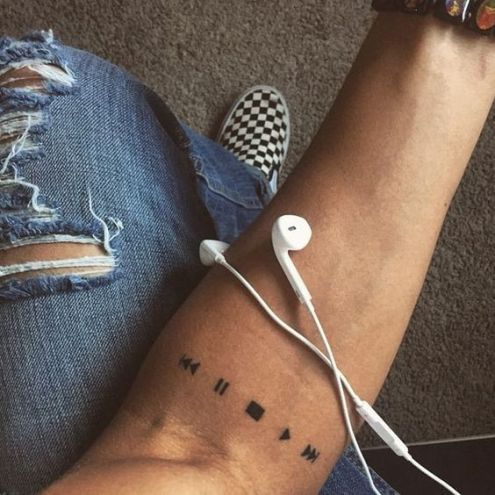 Tattoos von nombres finos 12